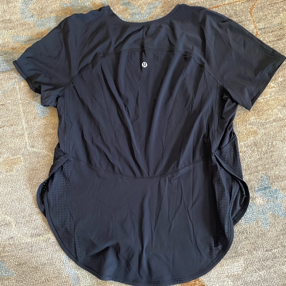 Black lululemon athletic top